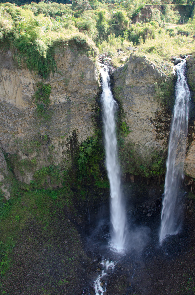 Luxury-Travel-Tour-To-Ecuador-Banos-Manto-De-La-Novia-Waterfalls